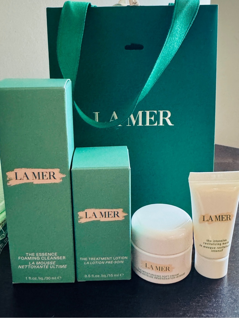 NEW!**La Mer Mini (4-Peace) Skincare Gift Set with green cosmetic Bag - Picture 2 of 9